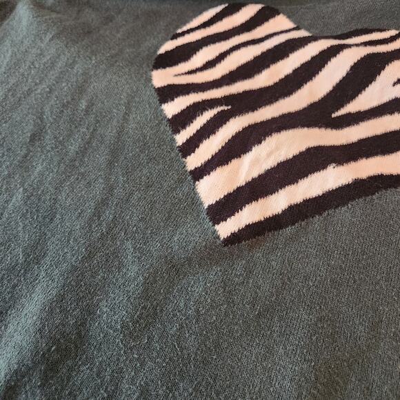 Torrid Women's Green Zebra Heart Pullover Sweater Size 2X - Picture 10 of 10